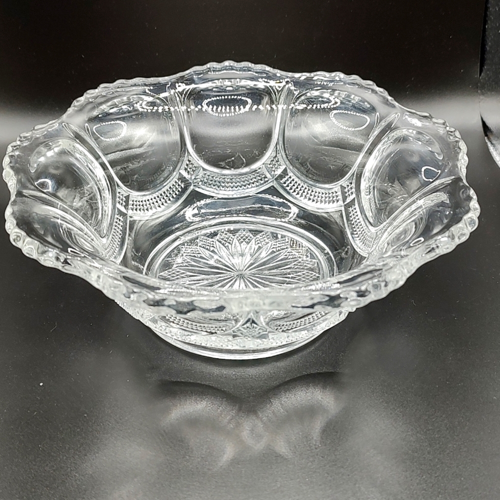 Antique US Glass In The GALLOWAY Pattern